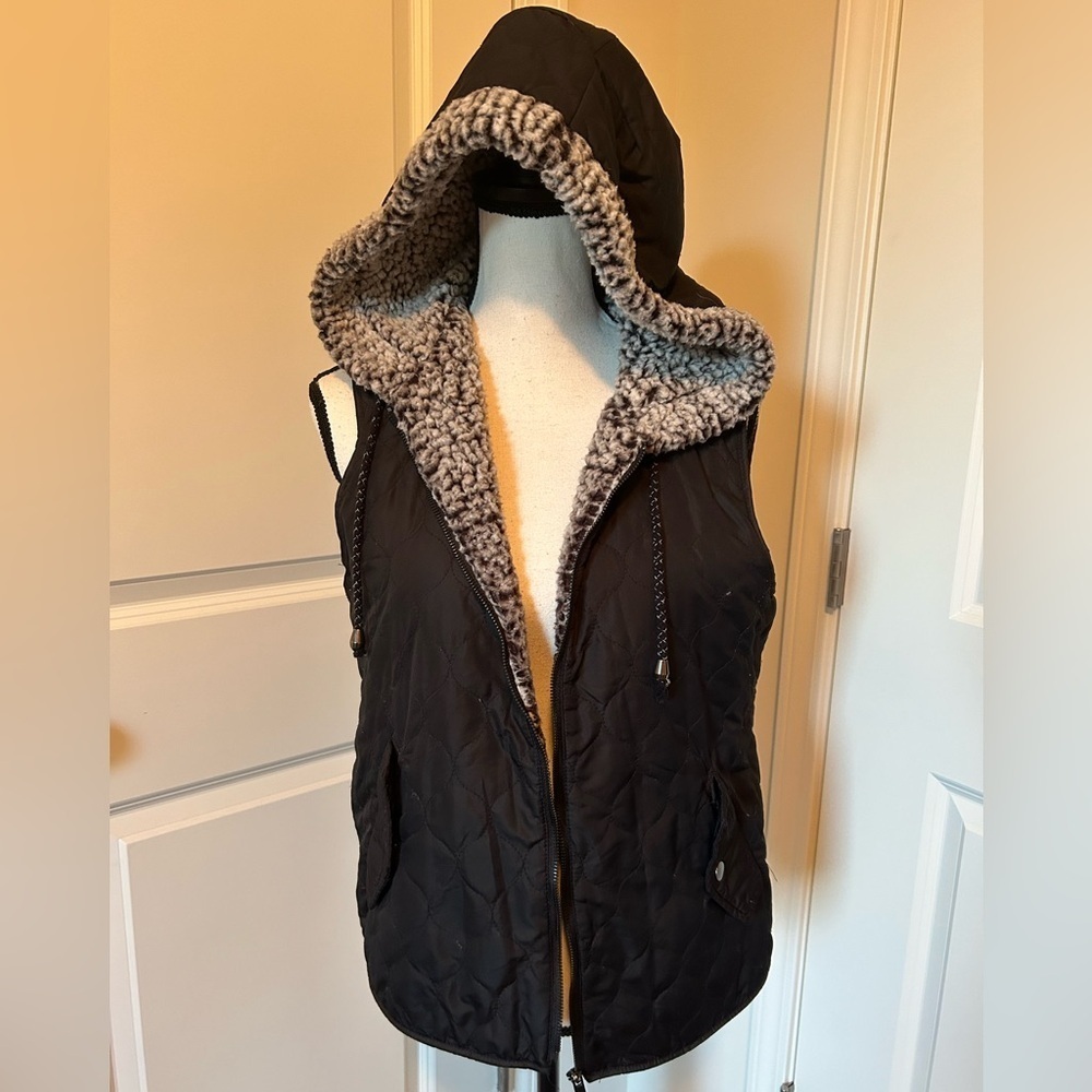 Alter’d state black and sherpa puffer vest